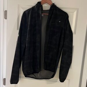 Vuori Black Windbreaker Lightweight Jacket for Outdoor Activities